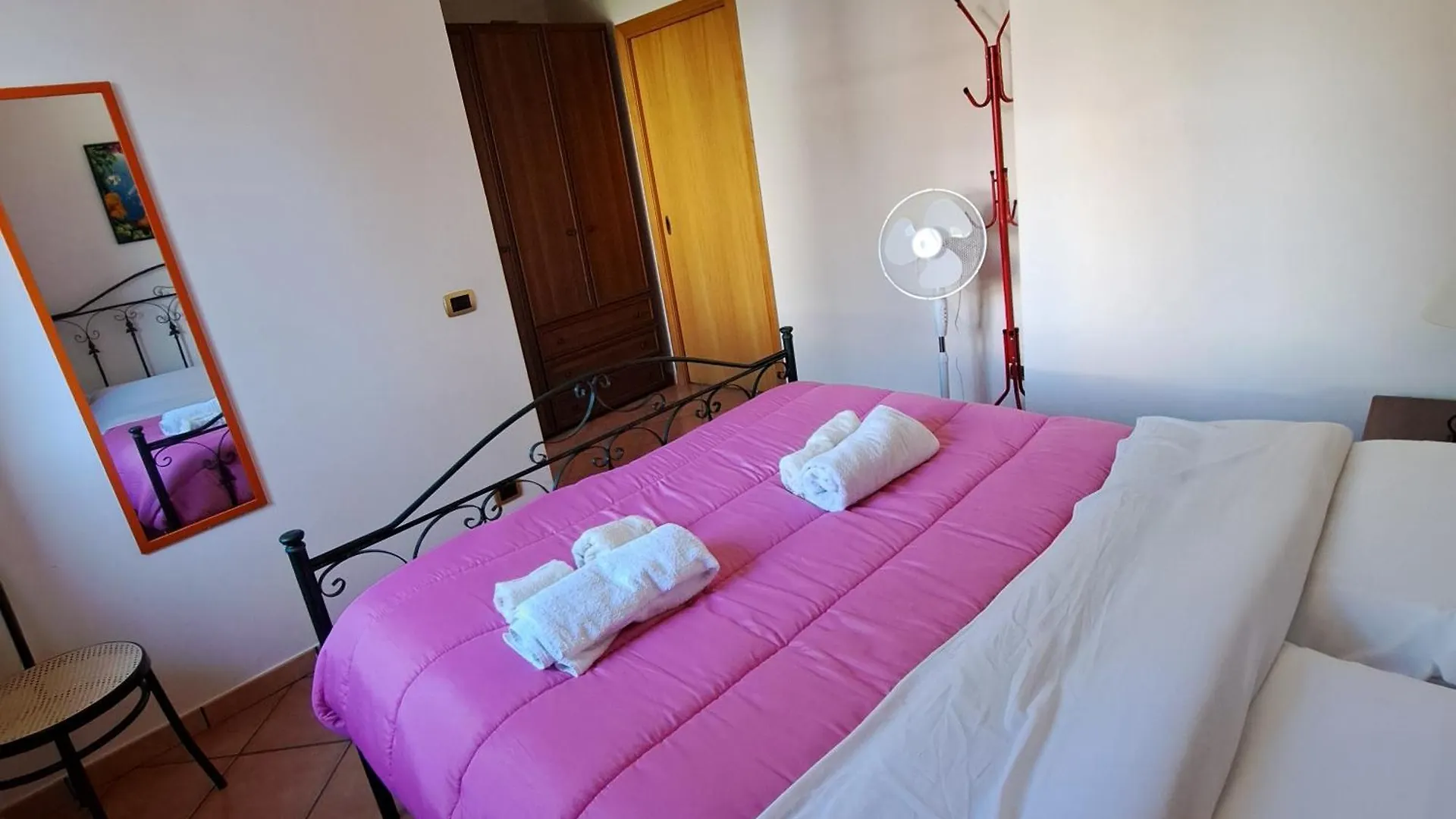Tusa Appartavilla Residence Le Case Del Sole Campofelice Di Roccella Villa